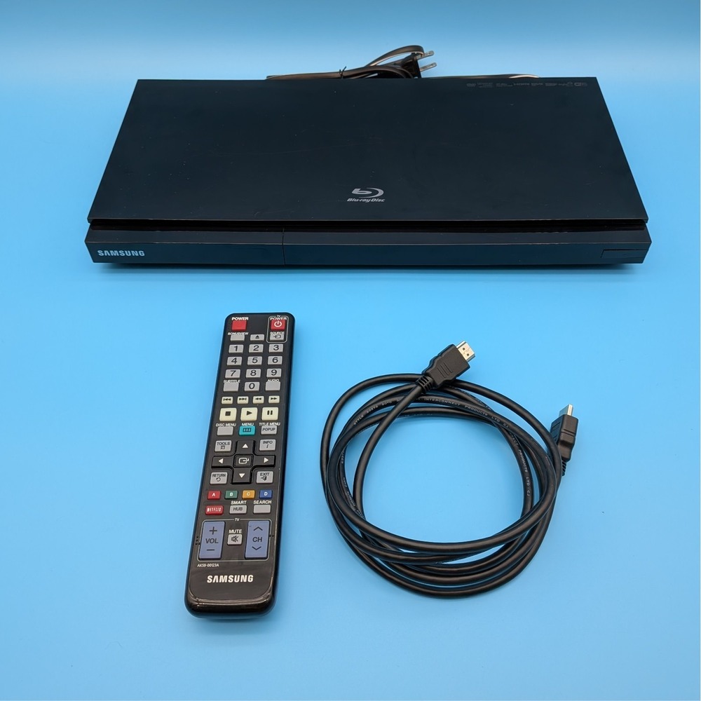 Samsung Blu-Ray Player BD-D5700 with remote and HDMI cable